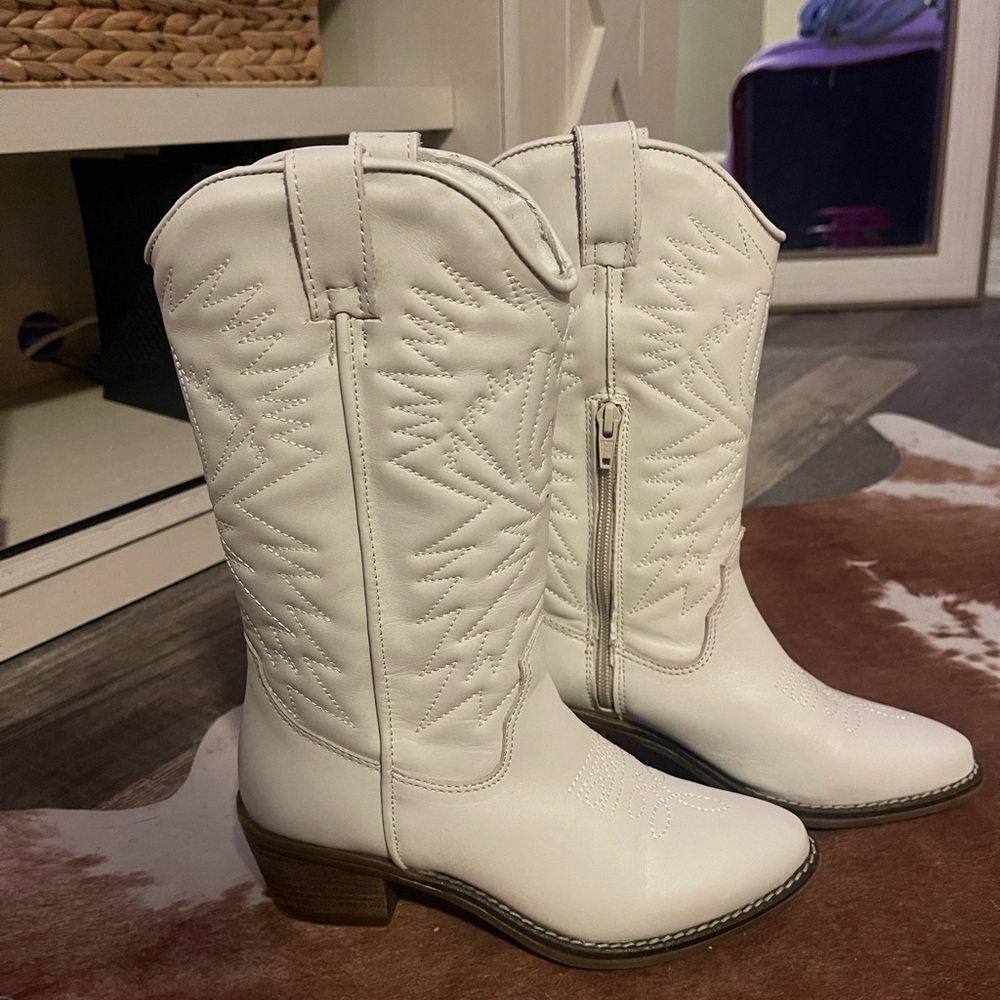 Steve Madden White Cowboy boots Women’s